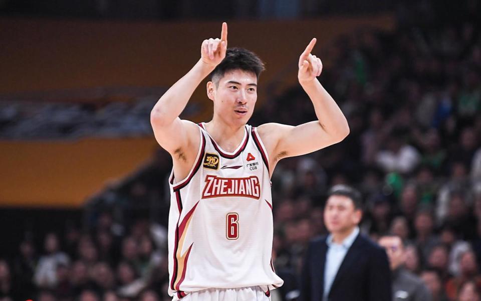 他的职业起, 首秀, UPb 他的职业起, 首秀, UPb