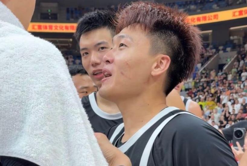 兼职深圳队, Row, 上频繁挑衅 兼职深圳队, Row, 上频繁挑衅